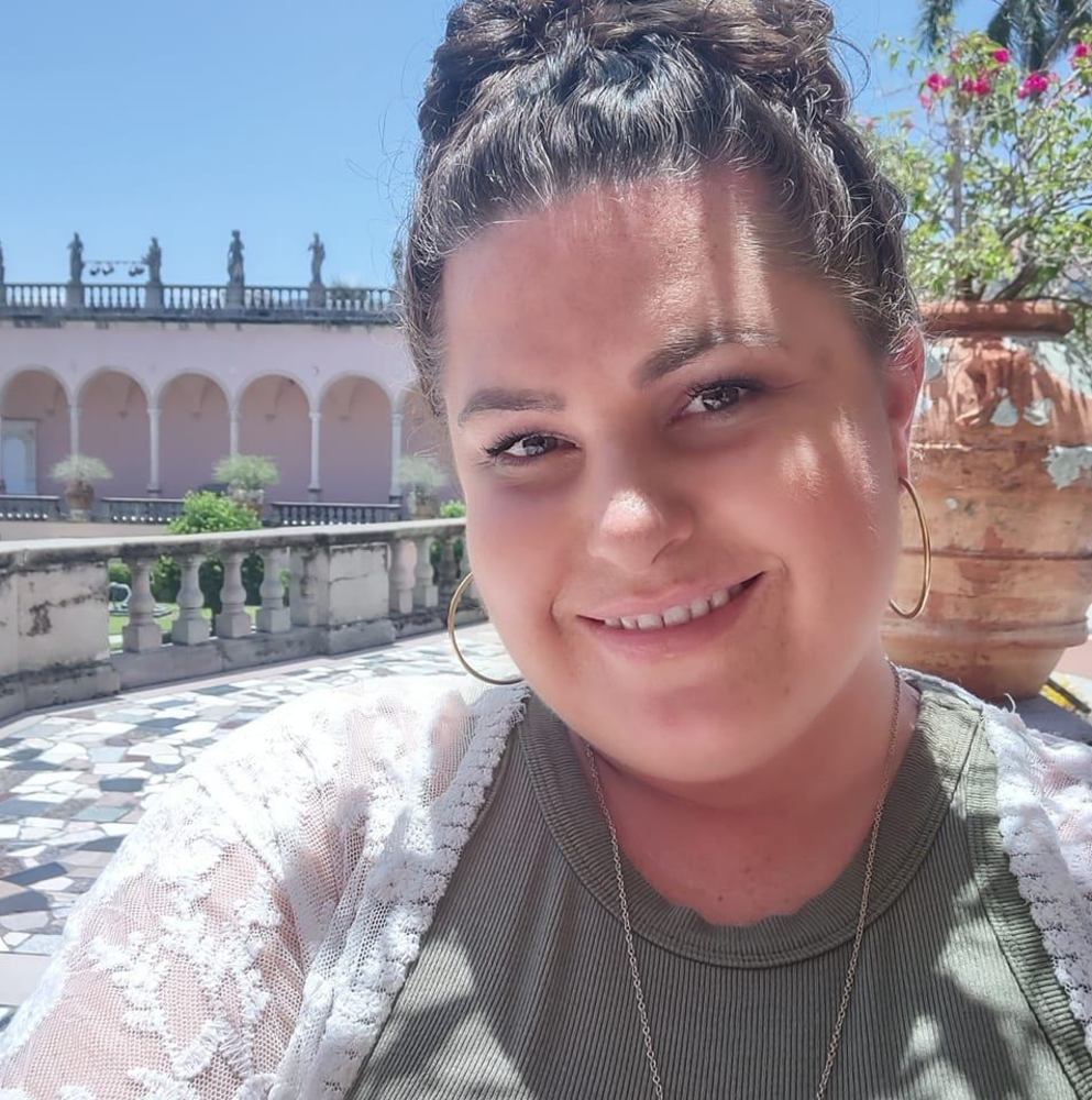 Meet your Posher, Elayna